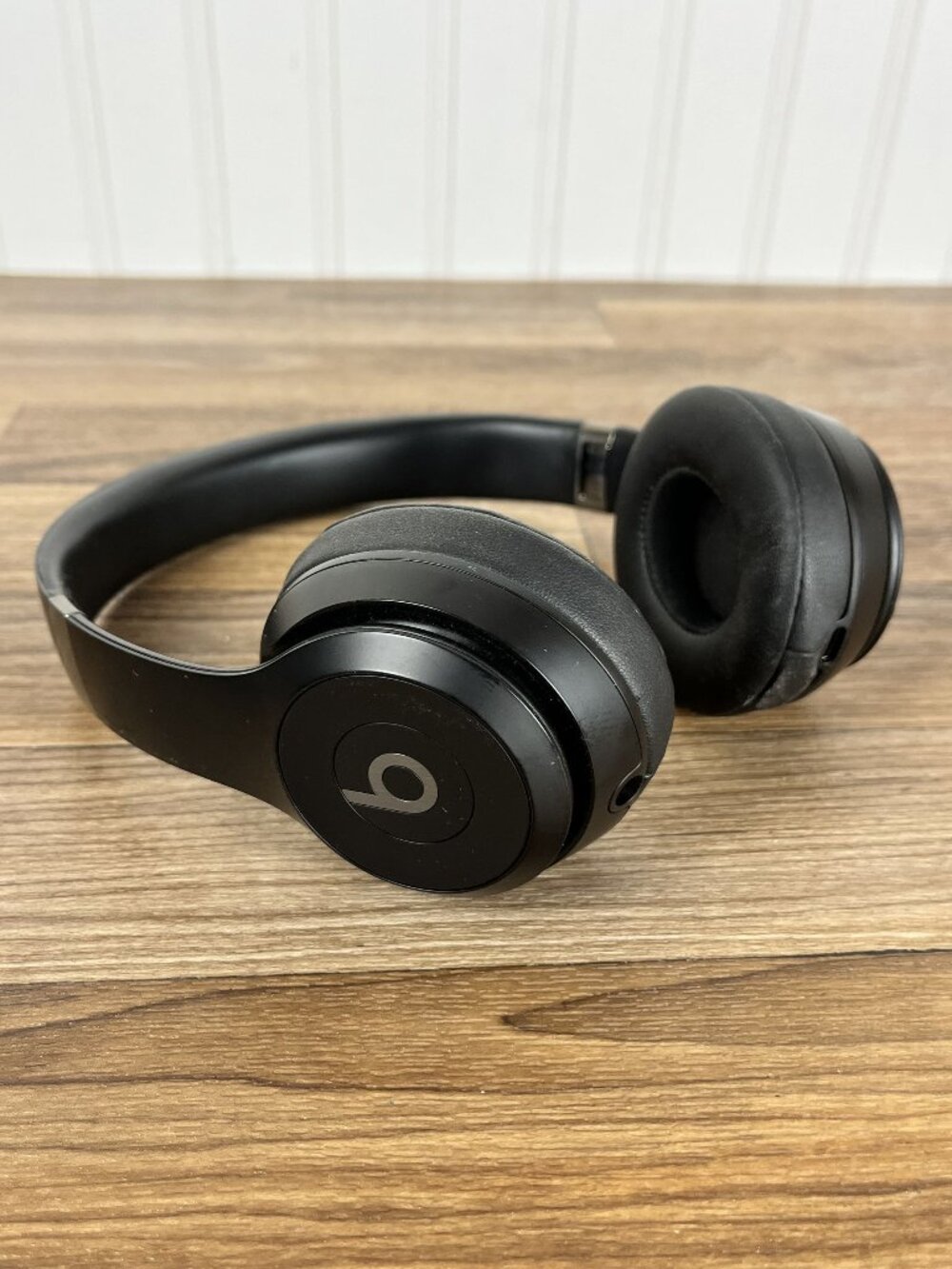 Beats by Dr. Dre Solo 4 Headband Headphones Works Great